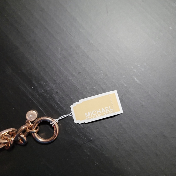 SOLD 💯% Authentic Brandnew with generic box - Picture 5 of 8